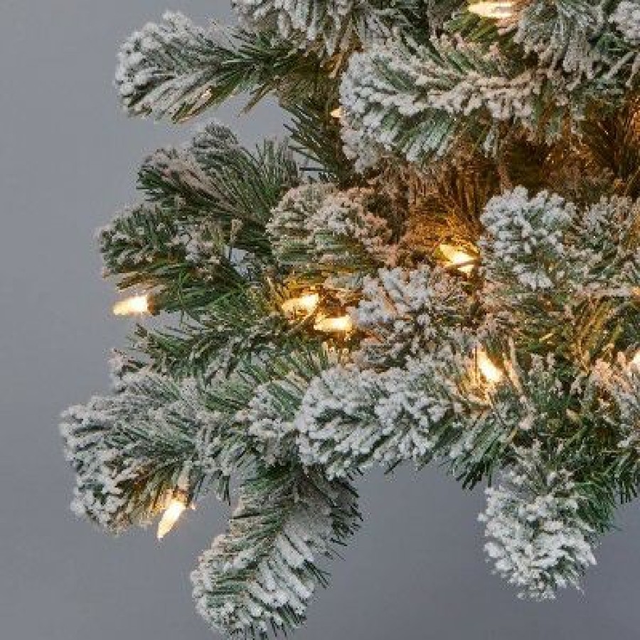 Alberta Spruce * | 7' Pre-Lit Slim Flocked Alberta Spruce Artificial Christmas Tree Clear Lights Wondershop