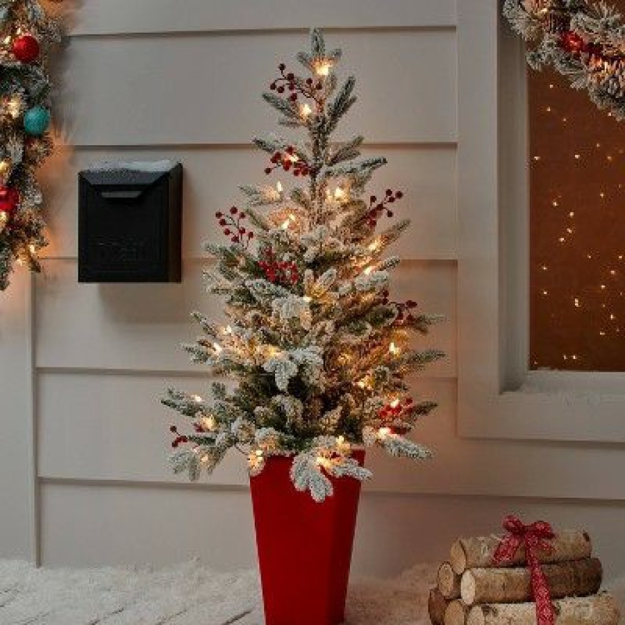 Balsam Fir * | 4' Pre-Lit Flocked Balsam Fir Potted Artificial Christmas Tree With Red Berries Clear Lights Wondershop