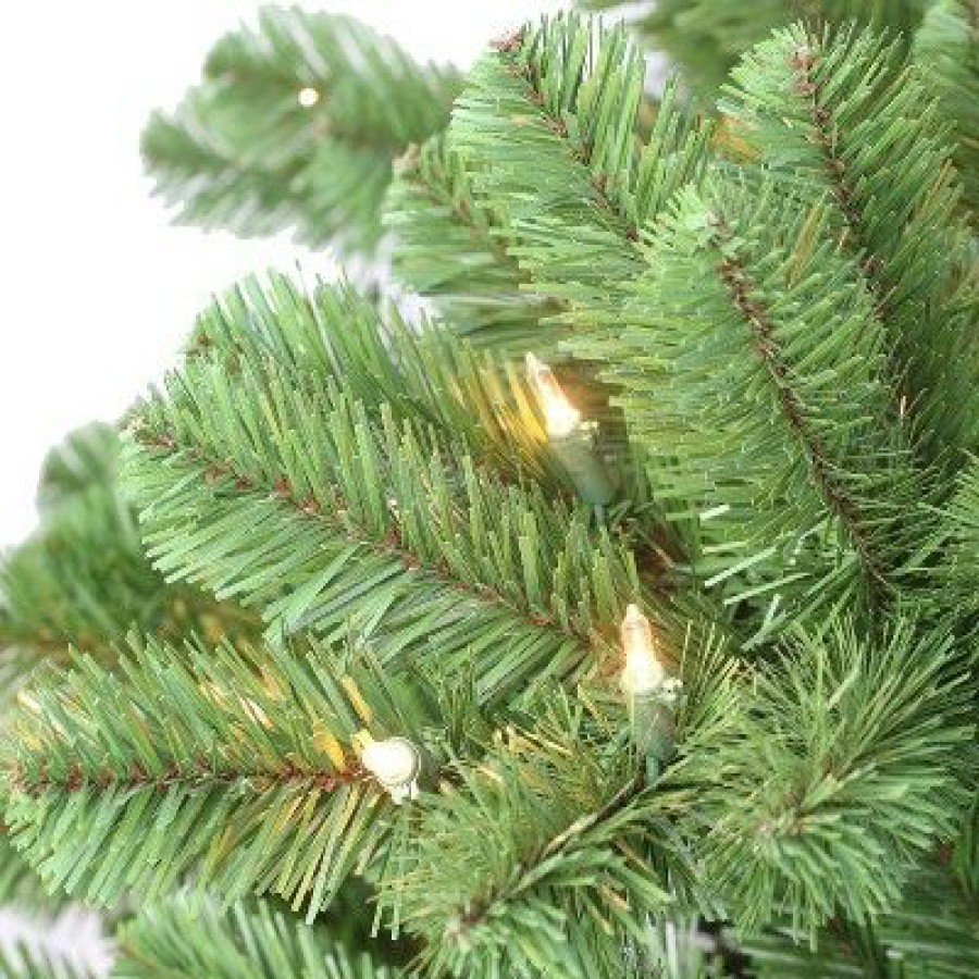 Spruce * | 7.5Ft Puleo Pre-Lit Full Vermont Spruce Christmas Tree With Sure Lit Pole 550 Clear Incandescent Lights