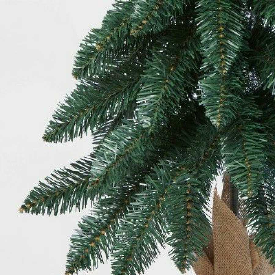 Alberta Spruce * | 3' Unlit Downswept Alberta Spruce Artificial Christmas Tree With Burlap Base Wondershop