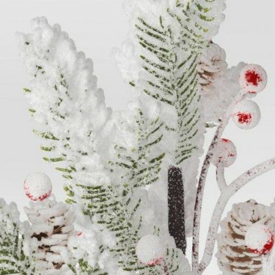 Pine * | Lightly Flocked Red Berry Artificial Tree Threshold